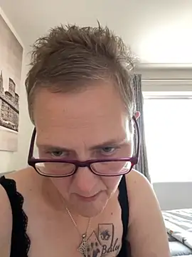 Snapshot of Curvy-Jinx chatting on September 23, 2025, 7:37 am Curvy-Jinx online show from September 23, 2025, 7:37 am