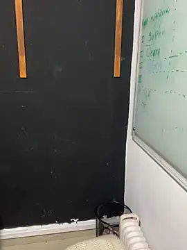 AliaMiller  online show from November 15, 2025, 1:37 pm