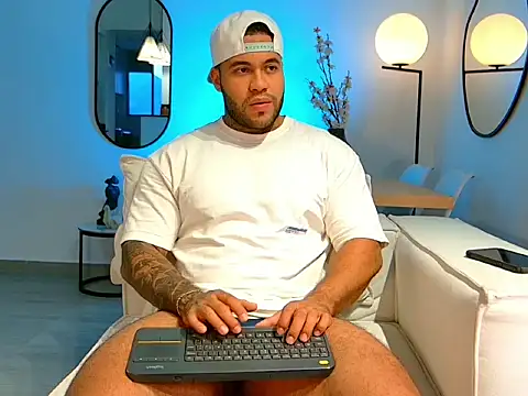 Snapshot of Michael_Salens chatting on September 18, 2025, 10:02 pm Michael Salens online show from September 18, 2025, 10:02 pm