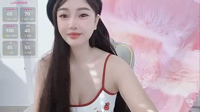 Crush-7ii online show from September 29, 2025, 1:23 am