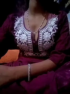 sakshi5533 online show from September 18, 2025, 7:39 pm