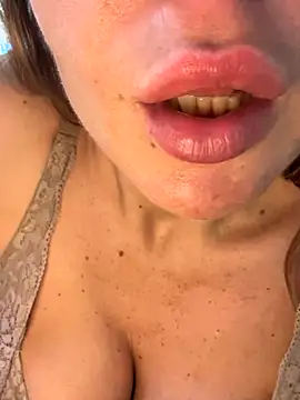 sailor titti online show from November 13, 2025, 12:31 pm