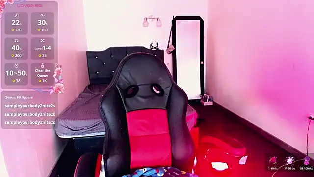 Snapshot of Rossedewitt_ chatting on October 25, 2025, 7:47 pm Rossedewitt  online show from October 25, 2025, 7:47 pm