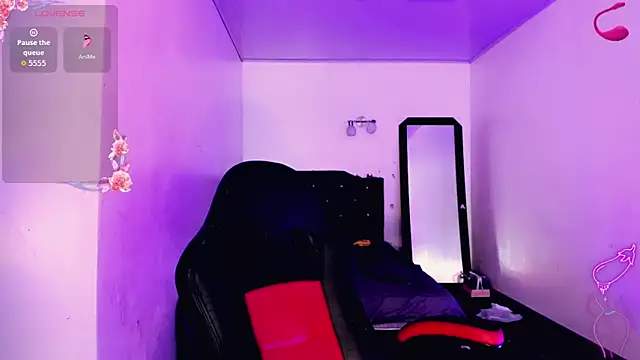 Snapshot of Rossedewitt_ chatting on October 17, 2025, 7:59 pm Rossedewitt  online show from October 17, 2025, 7:59 pm