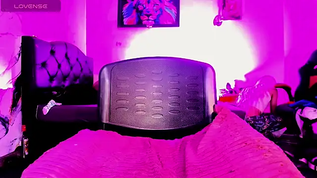 Rossedewitt  online show from April 20, 2026, 7:26 pm