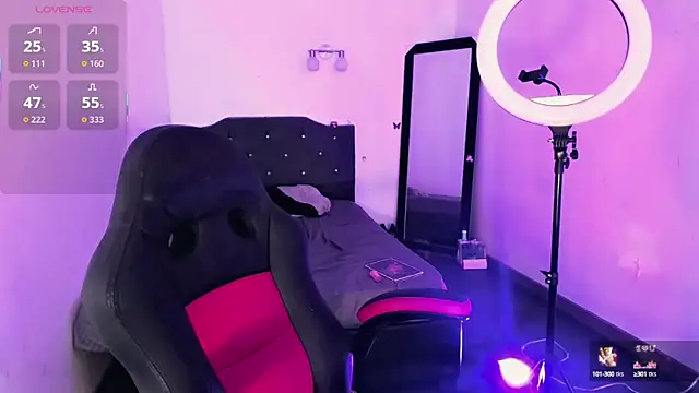 Snapshot of Rossedewitt_ chatting on September 26, 2025, 8:05 pm Rossedewitt  online show from September 26, 2025, 8:05 pm