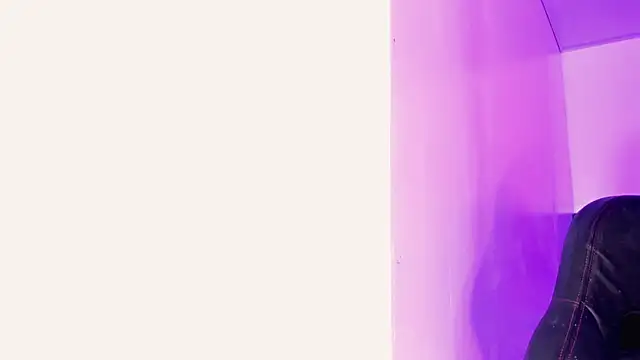 Snapshot of Rossedewitt_ chatting on September 15, 2025, 8:42 pm Rossedewitt  online show from September 15, 2025, 8:42 pm