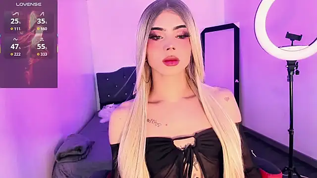 Snapshot of Rossedewitt_ chatting on September 24, 2025, 7:42 pm Rossedewitt  online show from September 24, 2025, 7:42 pm