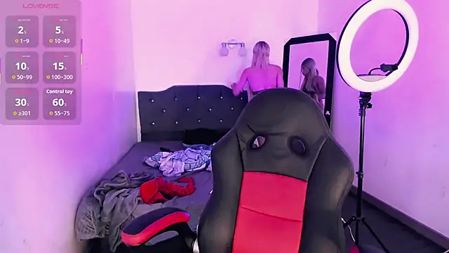 Snapshot of Rossedewitt_ chatting on September 25, 2025, 7:53 pm Rossedewitt  online show from September 25, 2025, 7:53 pm