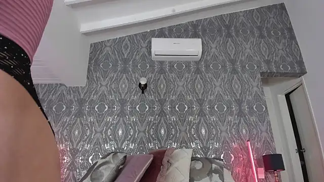 Snapshot of MartinaRizzi chatting on February 25, 2026, 8:30 pm MartinaRizzi online show from February 25, 2026, 8:30 pm