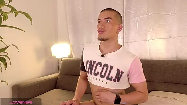 Snapshot of brunoorangel1 chatting on July 1, 2026, 1:39 am brunoorangel1 online show from July 1, 2026, 1:39 am