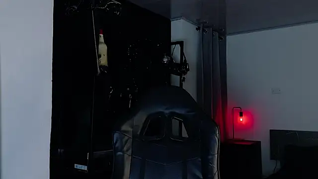 Angelabl0odborne online show from December 17, 2025, 8:14 pm