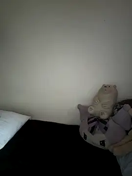 Snapshot of Kitty_yukimura chatting on October 17, 2025, 7:59 pm Kitty yukimura online show from October 17, 2025, 7:59 pm