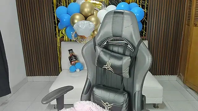 Snapshot of Anna17_ chatting on October 16, 2025, 11:07 am Anna17  online show from October 16, 2025, 11:07 am