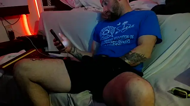 Luv2SuckBWC92 online show from November 14, 2025, 11:36 am