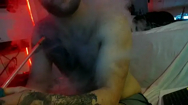 Snapshot of Luv2SuckBWC92 chatting on October 22, 2025, 9:42 am Luv2SuckBWC92 online show from October 22, 2025, 9:42 am