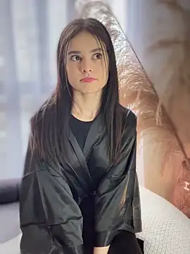 Sofi Leal online show from October 21, 2025, 12:37 pm