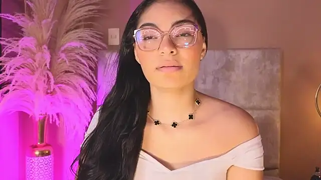 LunaAspen  online show from April 3, 2026, 5:52 pm