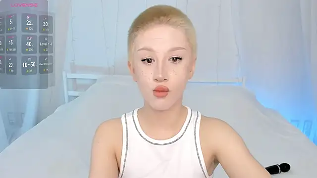 Necucub online show from October 5, 2025, 4:03 am