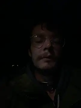 Snapshot of Hungboxer69 chatting on October 1, 2025, 5:12 am Hungboxer69 online show from October 1, 2025, 5:12 am