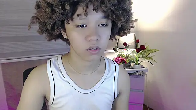 9INCHESHARDCOCK online show from December 15, 2025, 6:19 am