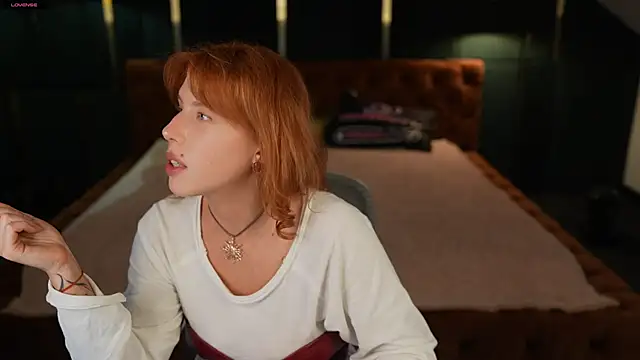 Snapshot of BadAfina chatting on November 6, 2025, 11:36 am BadAfina online show from November 6, 2025, 11:36 am