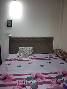 missneha61 online show from October 1, 2025, 9:47 am