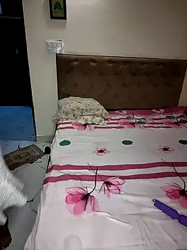 missneha61 online show from September 30, 2025, 8:37 pm