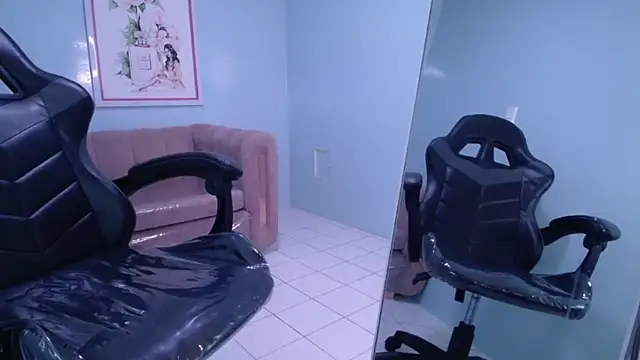 Snapshot of victoria_hernandez_t_ chatting on September 23, 2025, 1:07 pm victoria hernandez t  online show from September 23, 2025, 1:07 pm