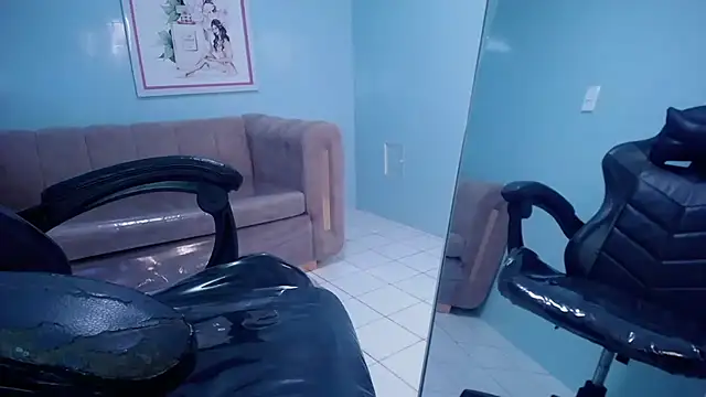 Snapshot of victoria_hernandez_t_ chatting on October 31, 2025, 1:19 pm victoria hernandez t  online show from October 31, 2025, 1:19 pm