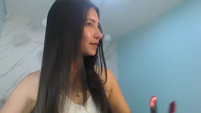 victoria hernandez t  online show from July 10, 2026, 1:44 pm