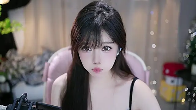 Snapshot of Fortune2Me chatting on September 23, 2025, 4:52 am Fortune2Me online show from September 23, 2025, 4:52 am