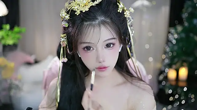 Snapshot of Fortune2Me chatting on October 6, 2025, 4:46 am Fortune2Me online show from October 6, 2025, 4:46 am