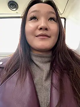 KissMeEva online show from October 1, 2025, 2:10 pm