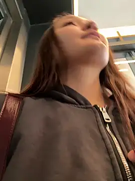 KissMeEva online show from September 19, 2025, 7:34 am