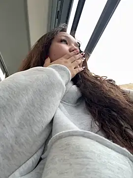 KissMeEva online show from October 5, 2025, 9:00 am