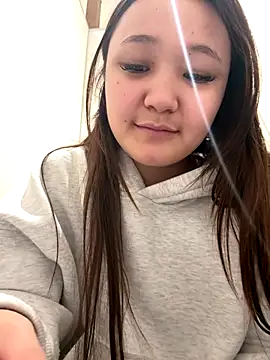 KissMeEva online show from October 9, 2025, 8:15 am