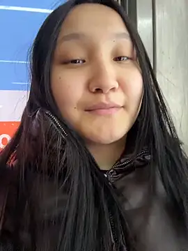 KissMeEva online show from October 24, 2025, 3:33 pm