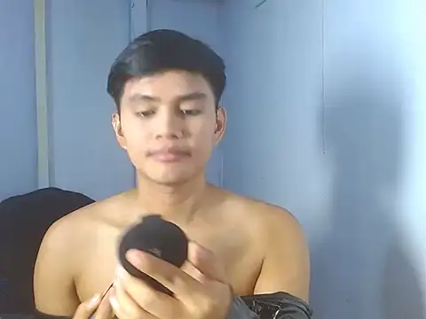 Snapshot of Alexx_143 chatting on October 13, 2025, 11:23 am Alexx 143 online show from October 13, 2025, 11:23 am