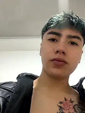 AlexanderCollman online show from November 12, 2025, 4:33 pm