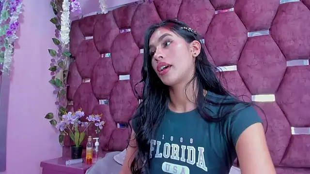 Miaa Davis  online show from February 20, 2026, 7:10 am