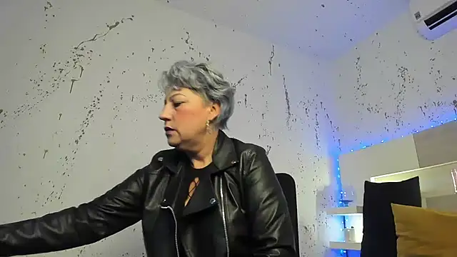 Snapshot of JaddeWalker chatting on October 16, 2025, 11:29 am JaddeWalker online show from October 16, 2025, 11:29 am