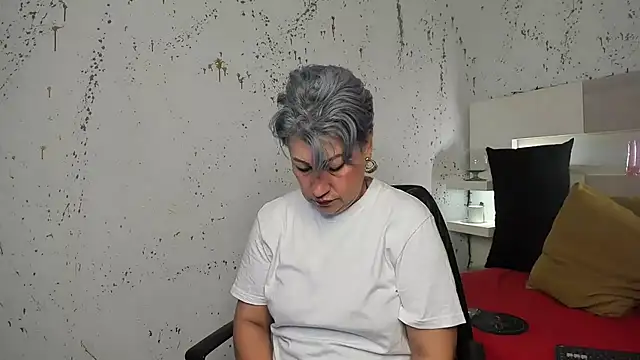 Snapshot of JaddeWalker chatting on October 3, 2025, 11:34 am JaddeWalker online show from October 3, 2025, 11:34 am