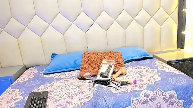 Snapshot of CloeyGraweing chatting on October 11, 2025, 4:08 pm CloeyGraweing online show from October 11, 2025, 4:08 pm