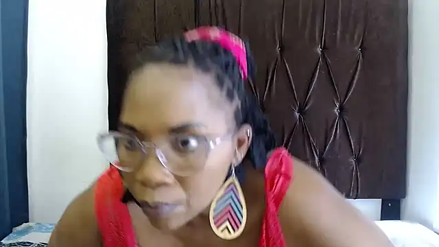 xxMissTee online show from September 11, 2025, 7:52 am