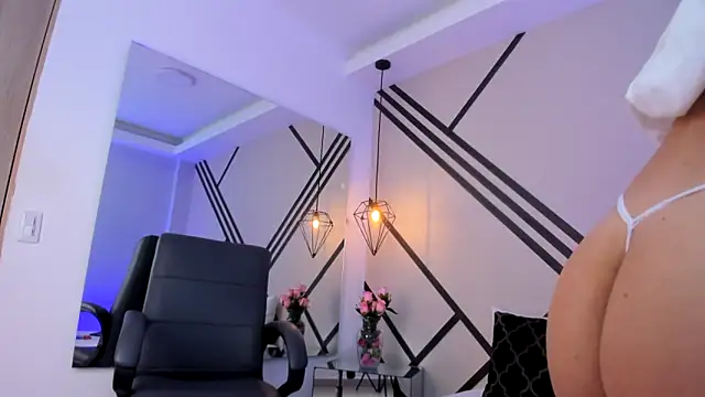 MadissonScotts online show from October 22, 2025, 11:53 am