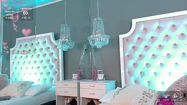 TifannyWolf  online show from October 6, 2025, 3:02 pm