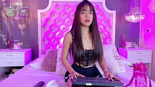 TifannyWolf  online show from September 27, 2025, 6:52 am