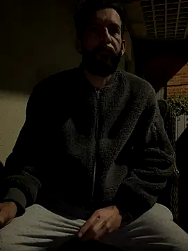 Snapshot of Michel_huge chatting on October 31, 2025, 5:15 am Michel huge online show from October 31, 2025, 5:15 am