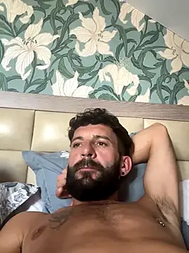 Snapshot of Michel_huge chatting on September 21, 2025, 2:44 pm Michel huge online show from September 21, 2025, 2:44 pm